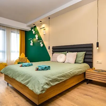 Hills Close To Medical *