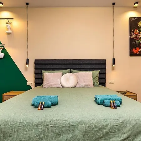 Hills Close To Medical Apartment *
