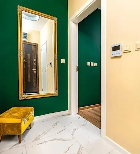 Hills Close To Medical *