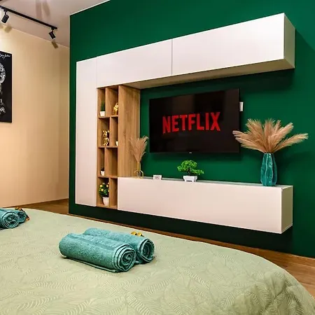 Hills Close To Medical Apartment