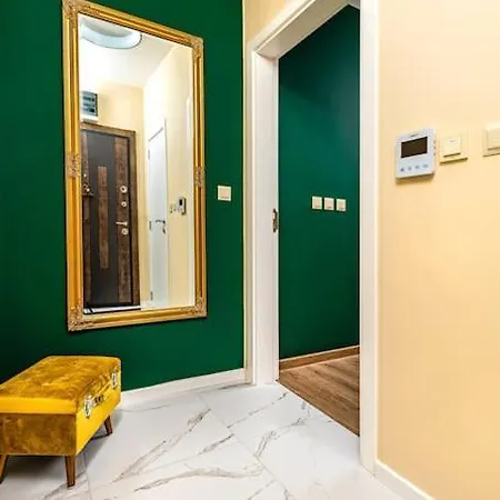 Hills Close To Medical *