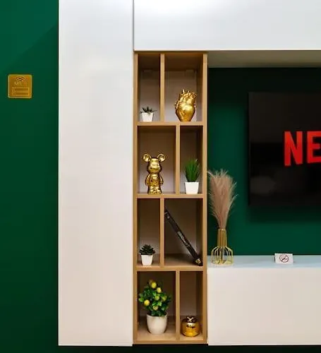 Hills Close To Medical